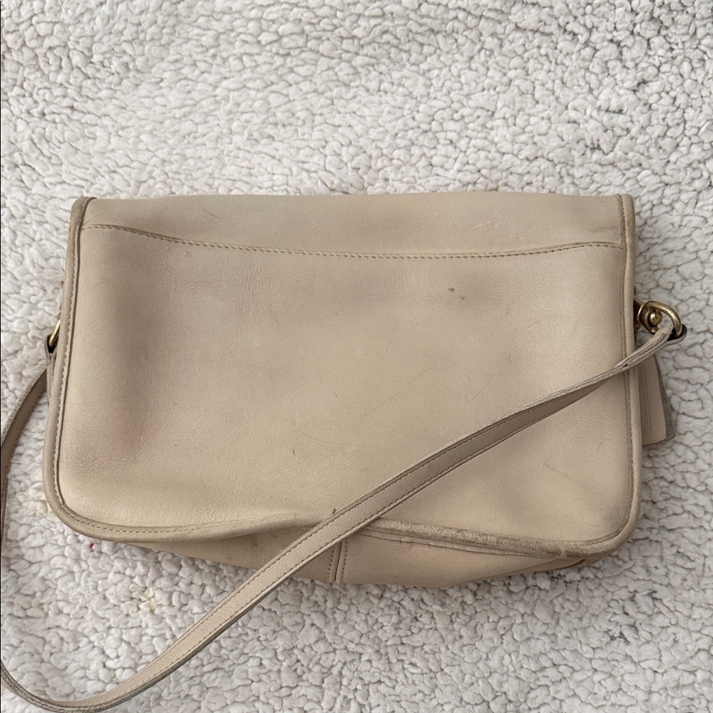 Coach Beige Leather Crossbody with Gold Turn-Lock - Picture 3 of 6